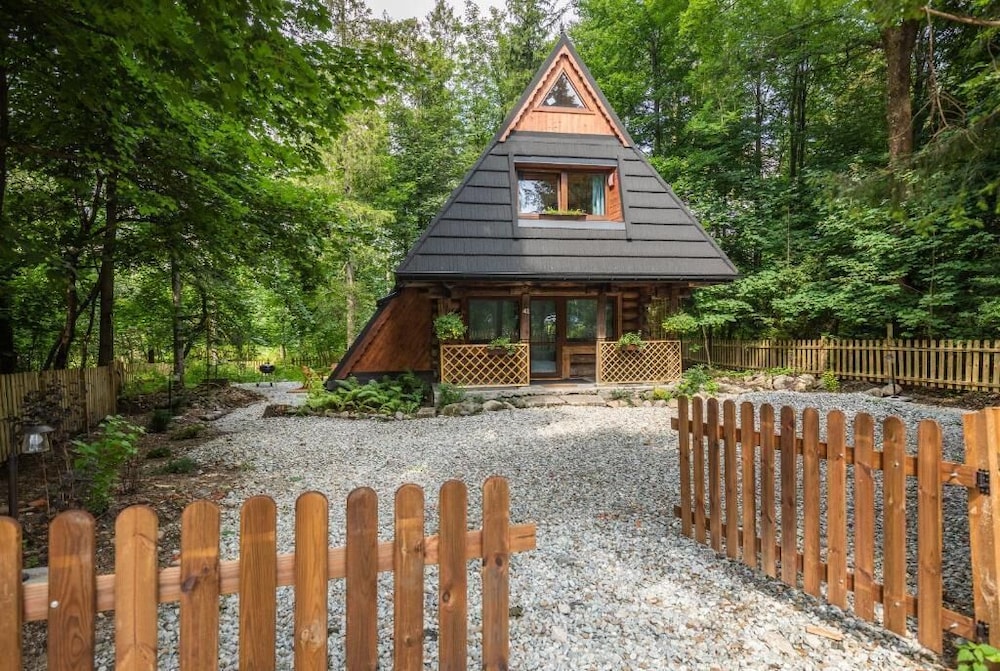 Mountain Shelter CH41