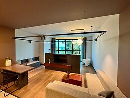 Zins Luxury Apartment 02