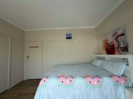 Charming 3 Bedroom Home Longer Stay Discount