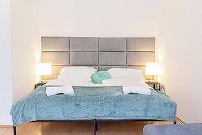 Long Stay 2BR Apt For 5 Stadthalle