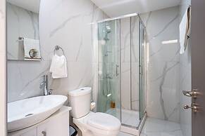 Marble - Studio & Balcony in Larnaca