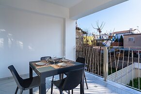 Marble - Studio & Balcony in Larnaca