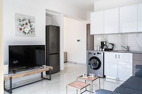 Marble - Studio & Balcony in Larnaca