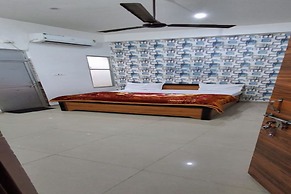 Hotel MeenakshI Palace Kanpur