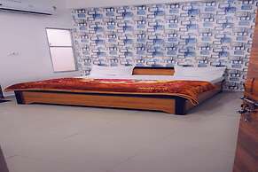 Hotel MeenakshI Palace Kanpur
