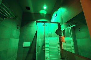 Noah Gate Hotel & Suites