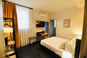 Noah Gate Hotel & Suites