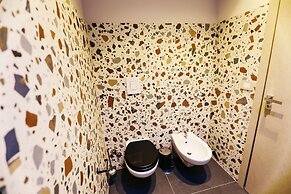 Noah Gate Hotel & Suites