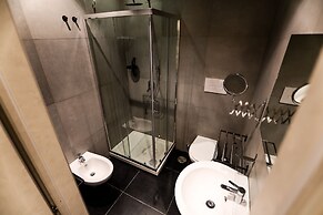 Noah Gate Hotel & Suites