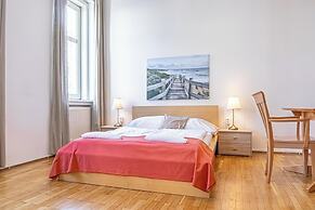 Affordable 2BR Apt Long Stay Stadthalle