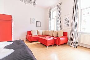 Long Stay 3BR Apartment Near Center