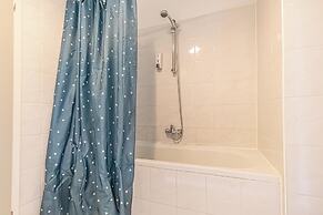 Long Stay 3BR Apartment Near Center