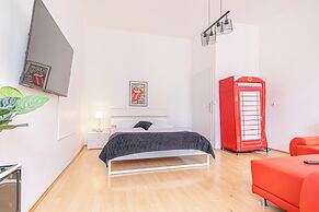 Long Stay 3BR Apartment Near Center