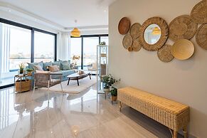 Thálassa 2-BR Apt. & Balcony in Larnaca
