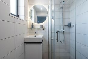 Thálassa 2-BR Apt. & Balcony in Larnaca