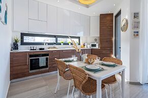 Thálassa 2-BR Apt. & Balcony in Larnaca