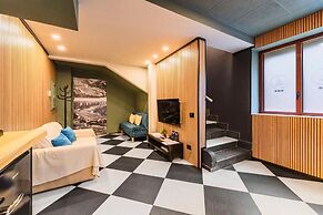 Arena House