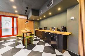 Arena House