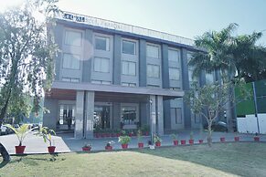 Le OVAL Hotel & Resorts