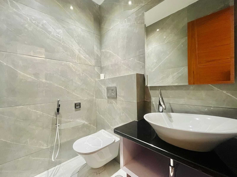 Le OVAL Hotel & Resorts