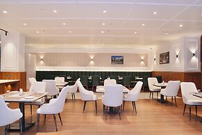Le OVAL Hotel & Resorts
