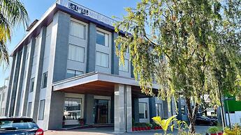 Le OVAL Hotel & Resorts