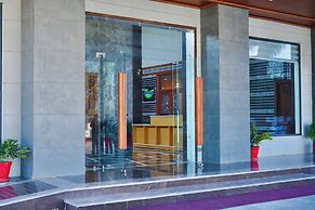 Le OVAL Hotel & Resorts