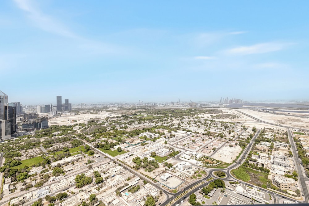 1BR Downtown and Dubai Frame Views