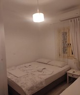 THEROS CASA LOGARAS