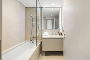 Serene 1BR Escape with Burj Khalifa View