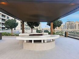Serene 1BR Escape with Burj Khalifa View