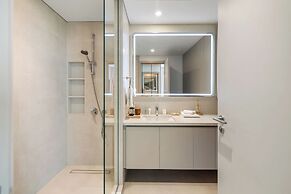 Serene 1BR Escape with Burj Khalifa View