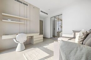 Serene 1BR Escape with Burj Khalifa View
