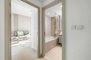 Serene 1BR Escape with Burj Khalifa View