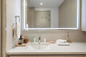Serene 1BR Escape with Burj Khalifa View