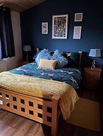 Luxury log Cabin With hot Tub- York