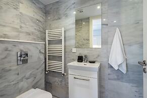 Starlet 1-BR Apt. & Pool in Larnaca