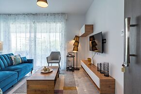 Starlet 1-BR Apt. & Pool in Larnaca