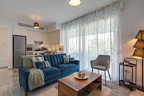 Starlet 1-BR Apt. & Pool in Larnaca