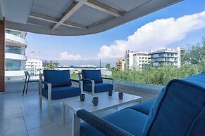 Starlet 1-BR Apt. & Pool in Larnaca