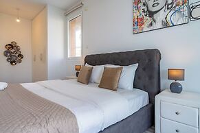 Starlet 1-BR Apt. & Pool in Larnaca