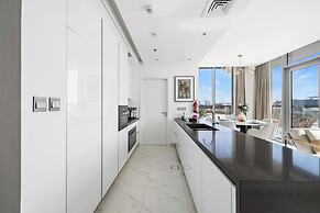 Refined 2BR Apartment District One MBR