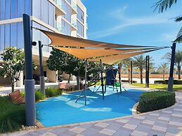 Refined 2BR Apartment District One MBR