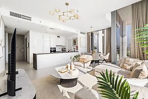 Refined 2BR Apartment District One MBR