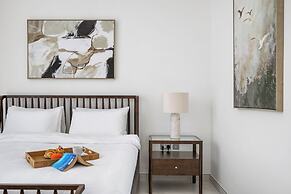Refined 2BR Apartment District One MBR