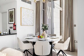 Refined 2BR Apartment District One MBR
