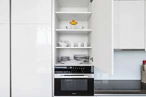 Refined 2BR Apartment District One MBR