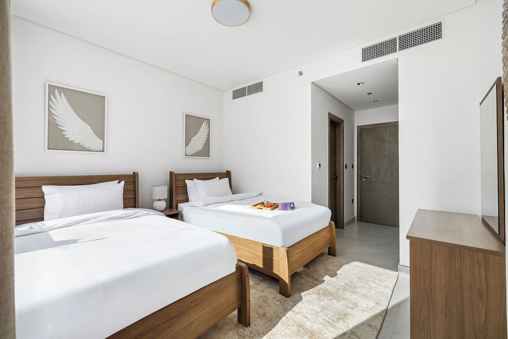 Refined 2BR Apartment District One MBR