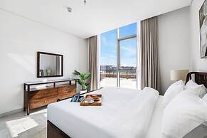 Refined 2BR Apartment District One MBR
