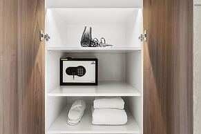 Refined 2BR Apartment District One MBR